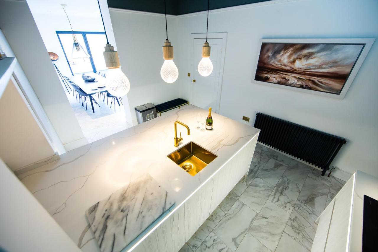Rounton Villa By Maison Parfaite - Hot Tub - Sea Views - Parking Robin Hood's Bay Ngoại thất bức ảnh